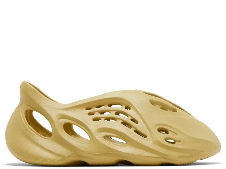 adidas yeezy foam rnnr sulfur