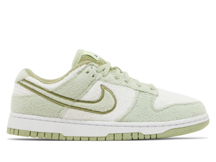 nike dunk low se fleece pack honeydew (w)