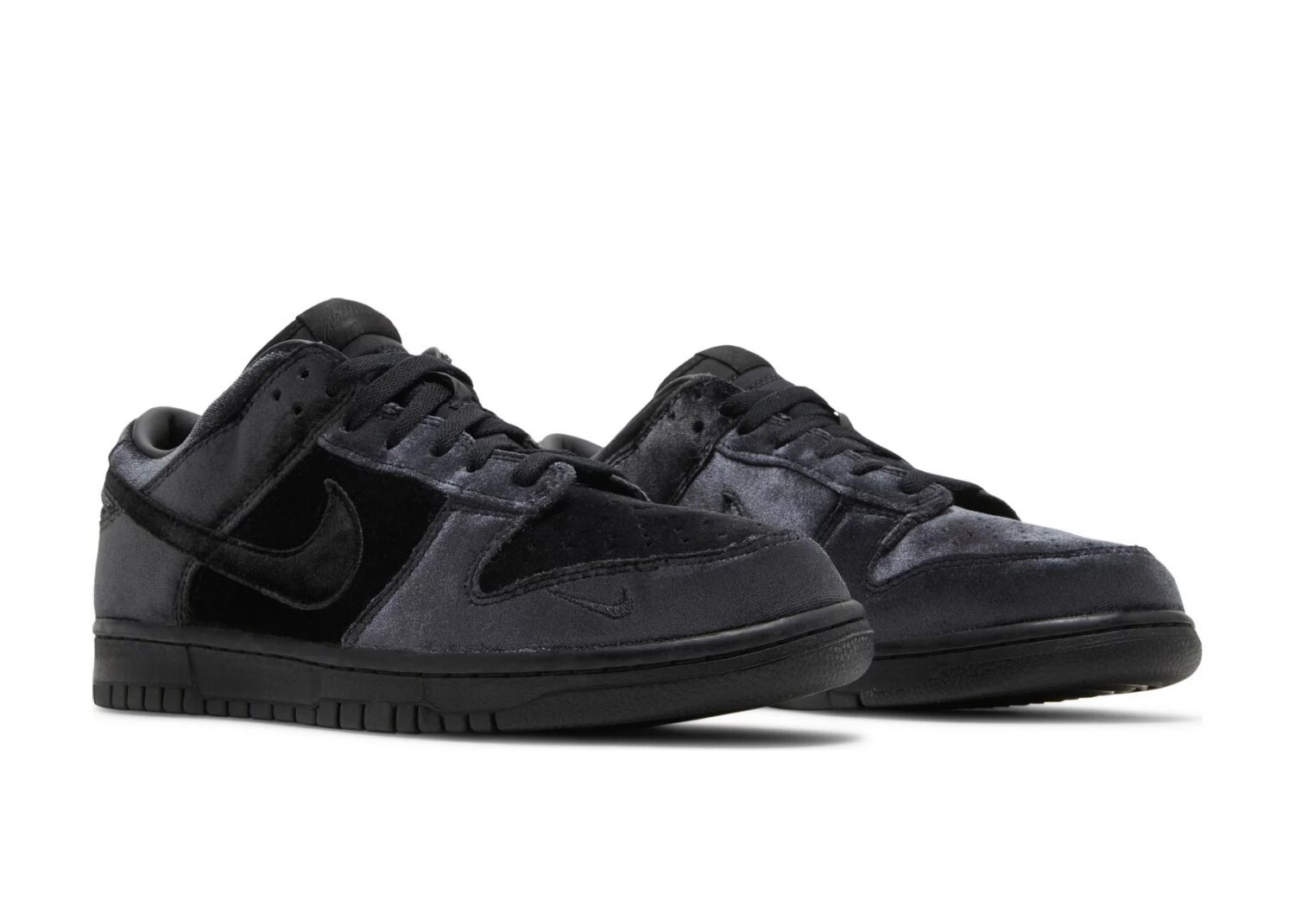 nike dunk low dover street market triple black velvet5
