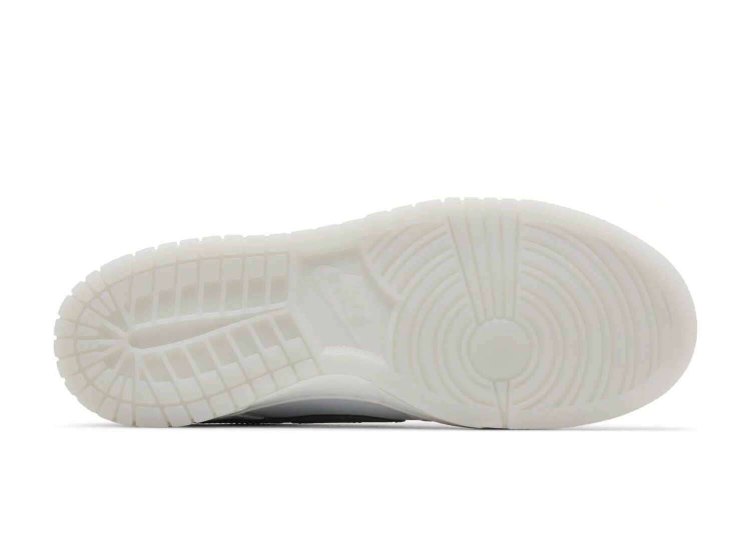 nike dunk low reflective swoosh white (gs)4