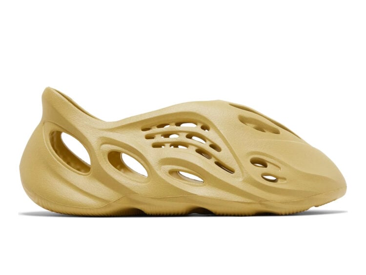 adidas yeezy foam rnnr sulfur