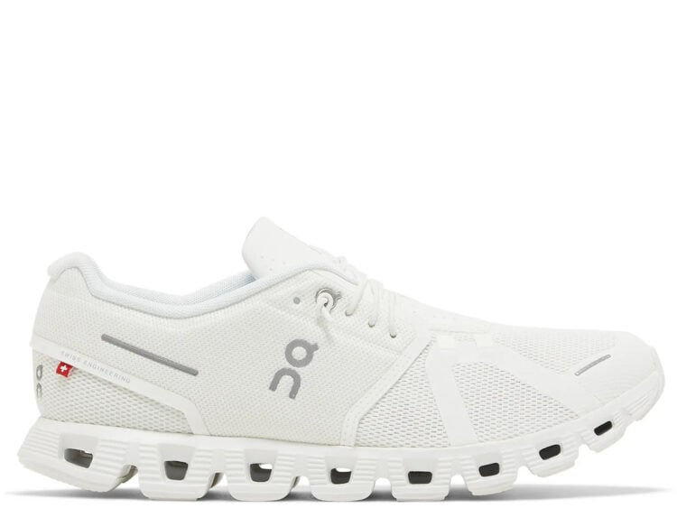 on running cloud 5 undyed white