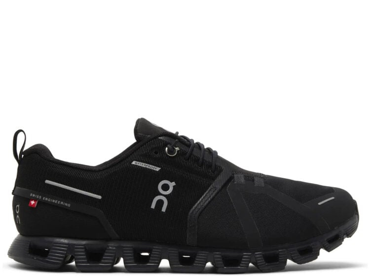 on running cloud 5 waterproof all black