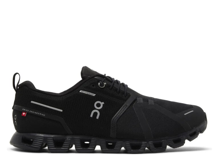 on running cloud 5 waterproof all black