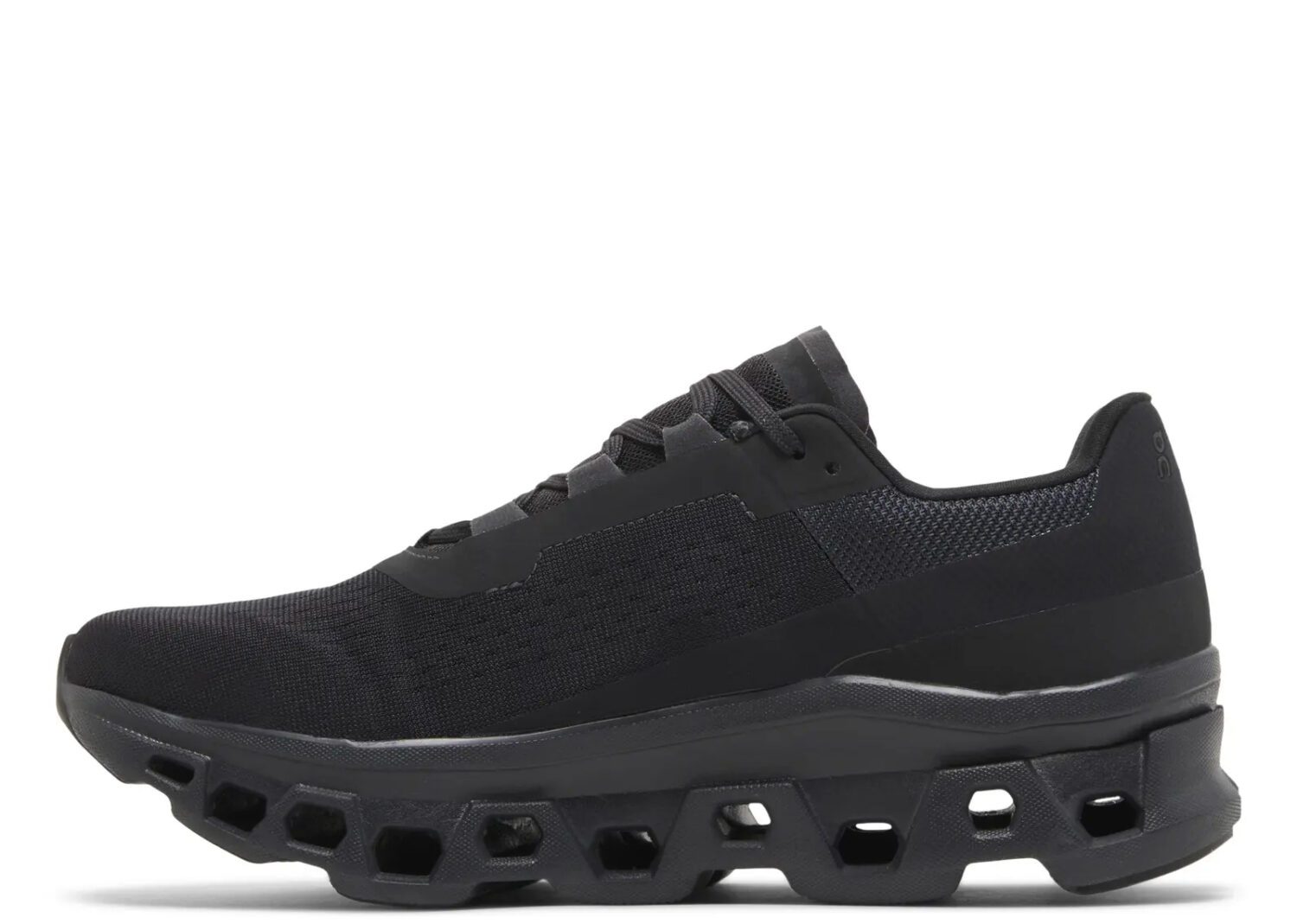 on running cloudmonster all black