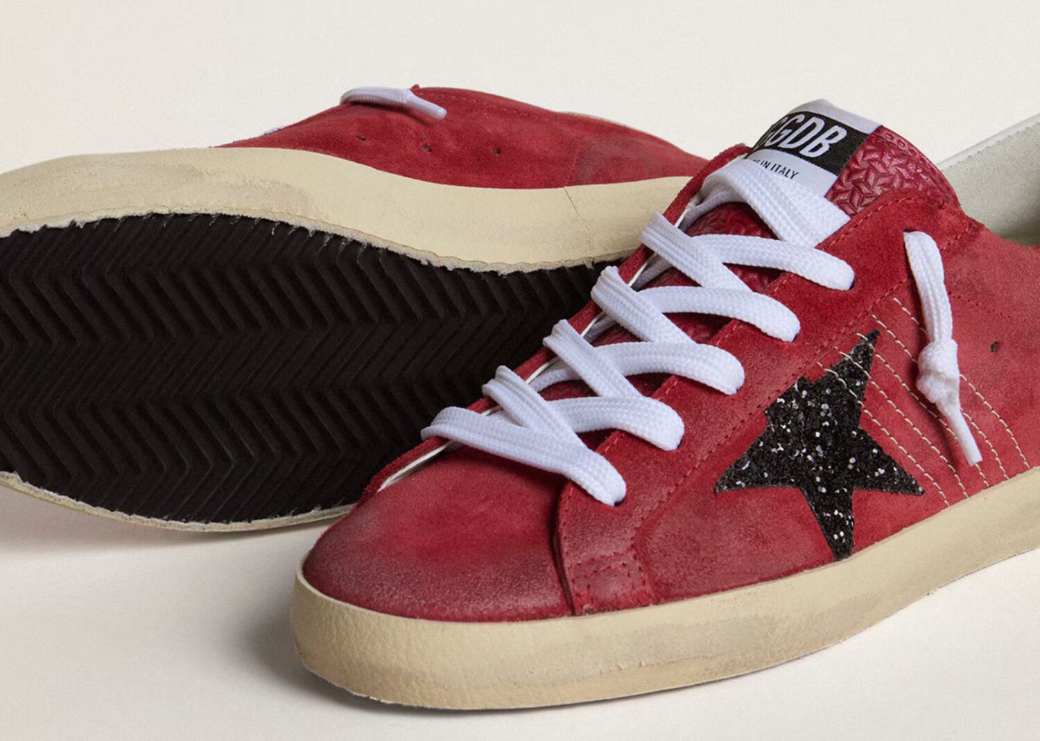 golden goose super star red suede with glitter star
