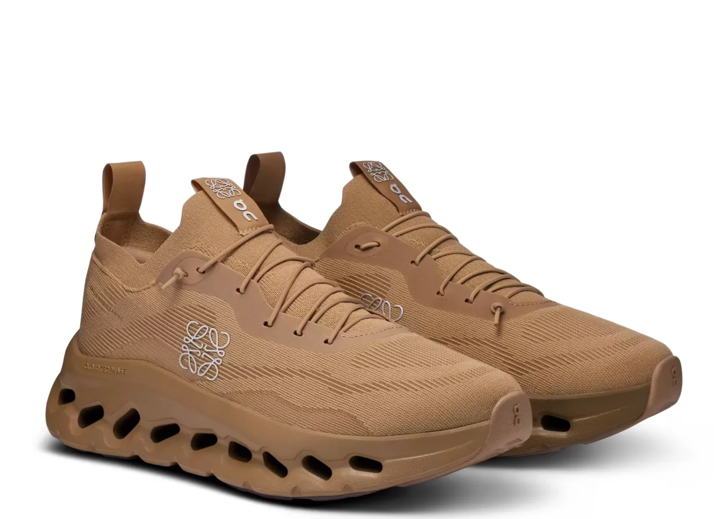 on running cloudtilt loewe dark sand (w)