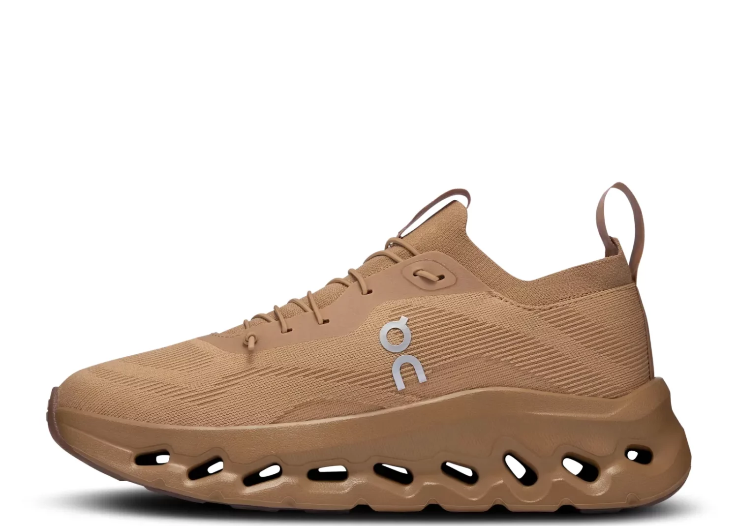 on running cloudtilt loewe dark sand (w)