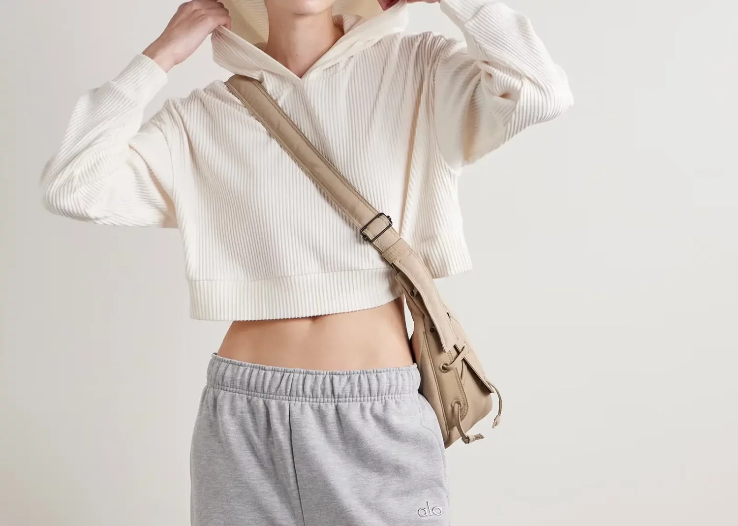 alo yoga muse cropped hoodie ivory