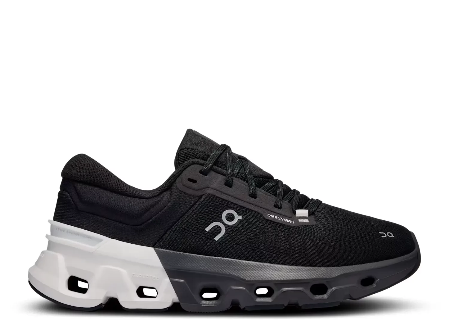on running cloudflyer 5 black white