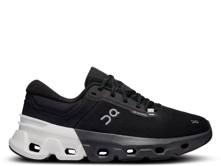 on running cloudflyer 5 black white